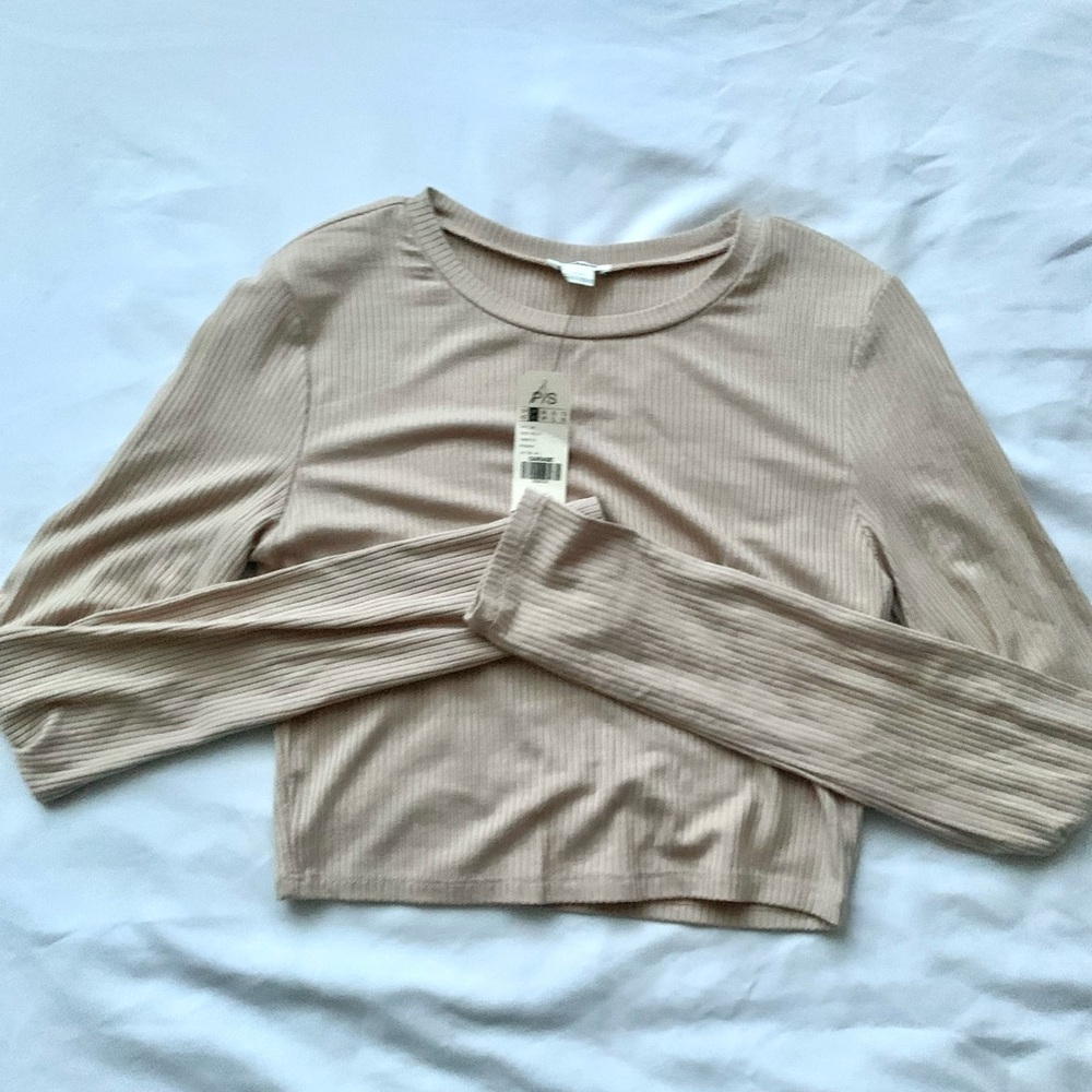NWT Cropped Light Cream/Coral Long Sleeve
